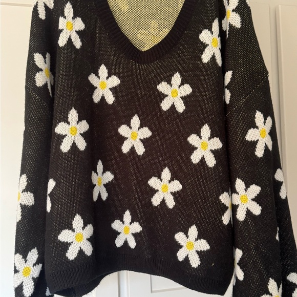 Altar'd State Sweaters - Altar'd State Black and White Daisy Poet Sweater